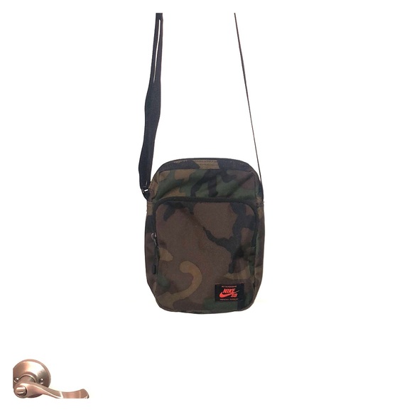 nike camo shoulder bag